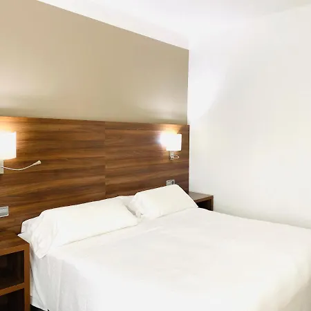 Hotel Carbonell 2*