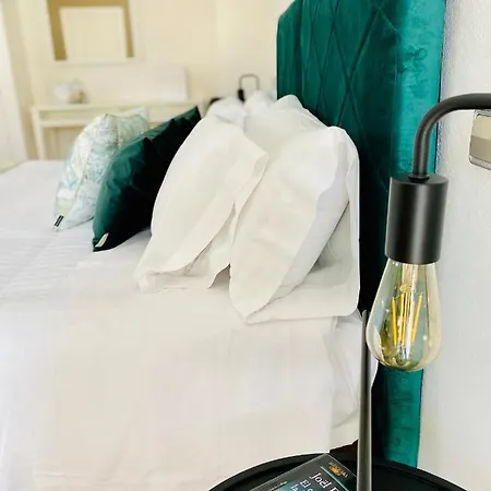 Carbonell Hotel