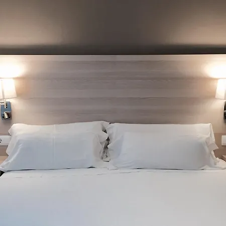 Hotel Carbonell 2*