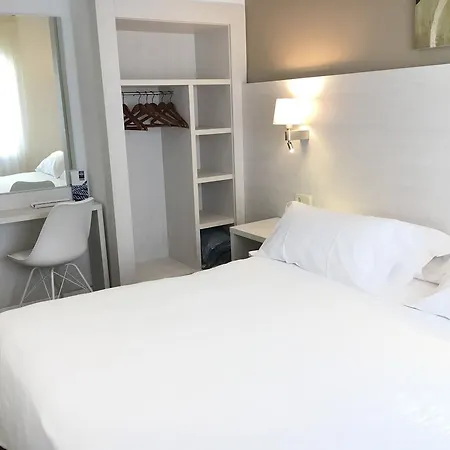 卡波纳酒店 2* 兰卡